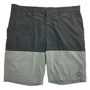 Travis Mathew Mens Two-Tone Golf Shorts 38 Black & Gray